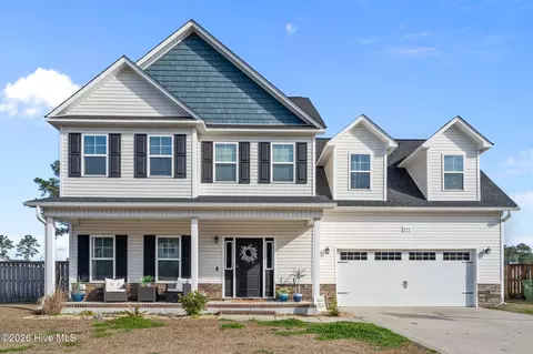243 Breakwater Dr, Sneads Ferry, NC 28460
