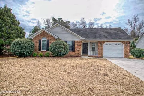 6912 Springer Rd, Wilmington, NC 28411