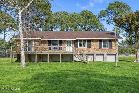 149 Bayshore St, Sea Level, NC 28577