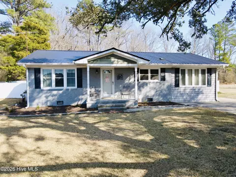 1105 Cowin Rd, Williamston, NC 27892