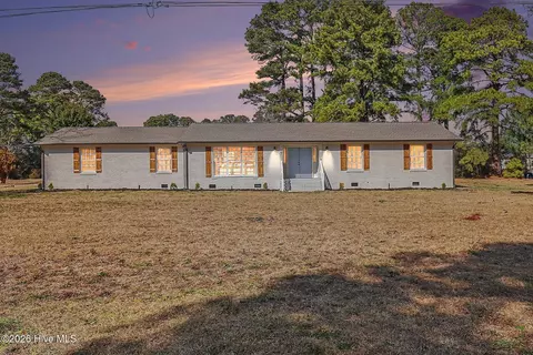 605 Forrest Rd, Warsaw, NC 28398