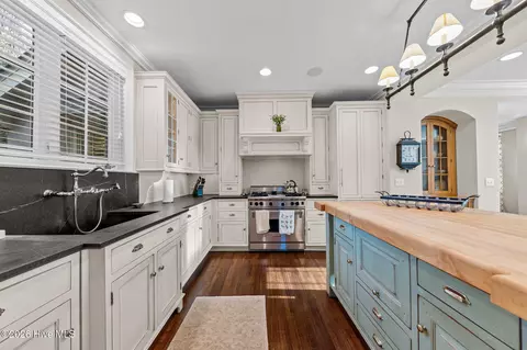 Kitchen - 55 Mccaskill Rd E, Pinehurst, NC 28374 photo 4 of 4