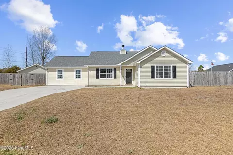 316 Josie Ct, Hubert, NC 28539