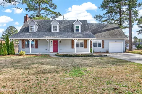 2418 Saddleridge Dr, Midway Park, NC 28544