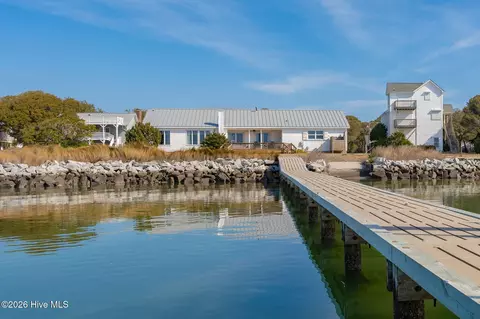 1528 Island Rd, Harkers Island, NC 28531