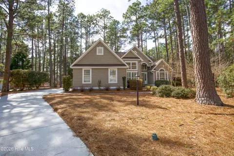 9 Cherry Ln, Pinehurst, NC 28374