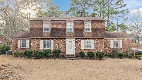 300 S Englewood Dr, Rocky Mount, NC 27804