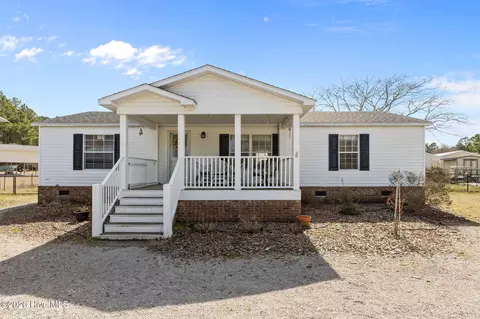 106 Bay Harbor Ct, Cedar Point, NC 28584