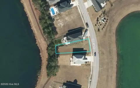 250 Spicer Lake Dr, Holly Ridge, NC 28445