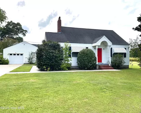 167 Lake Rd, Newport, NC 28570