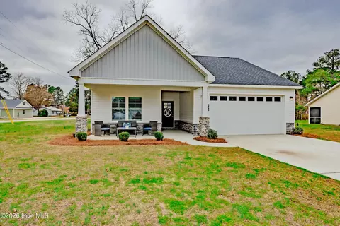 107 Lacarol St, Rose Hill, NC 28458