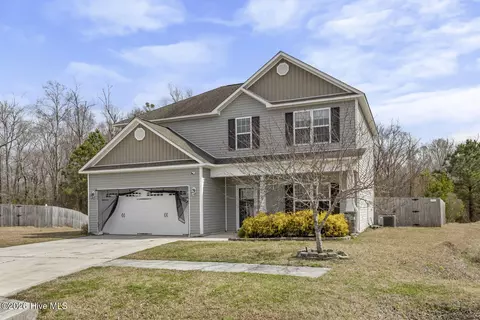 412 Pewter Ct, Jacksonville, NC 28546