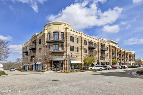 6831 Main St UNIT 323, Wilmington, NC 28405