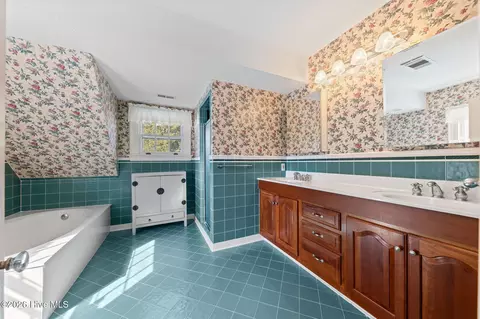 Bath - 55 Linden Rd, Pinehurst, NC 28374 photo 4 of 10
