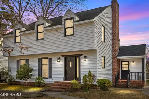 107 Woodhaven Rd, Greenville, NC 27834