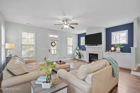 Living - 893 Dan Owen Dr, Hampstead, NC 28443 photo 2 of 2