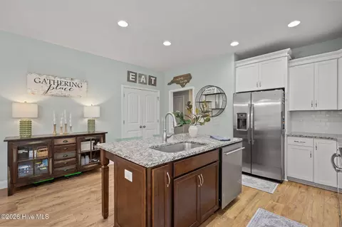 Kitchen - 893 Dan Owen Dr, Hampstead, NC 28443 photo 4 of 10