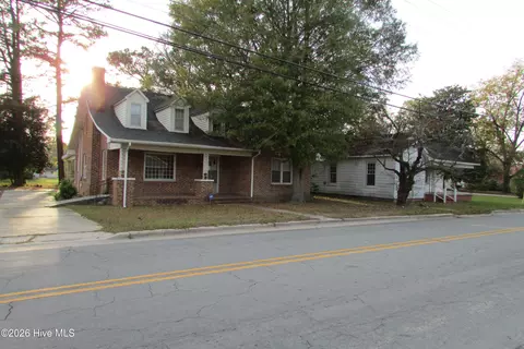 803 Mc Koy St, Clinton, NC 28328