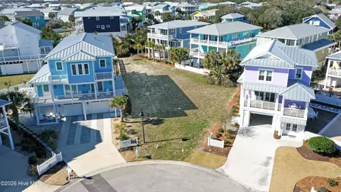 509 Seahorse Pl, Kure Beach, NC 28449