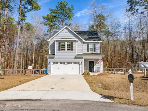 224 Peters Ln, Jacksonville, NC 28540