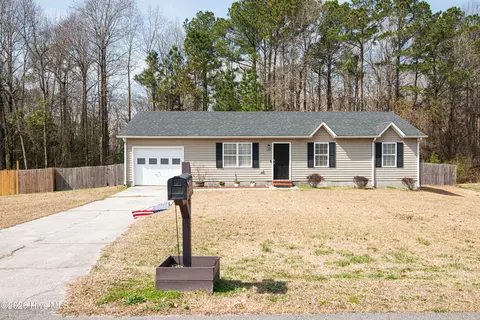 244 S Creek Dr, Jacksonville, NC 28540