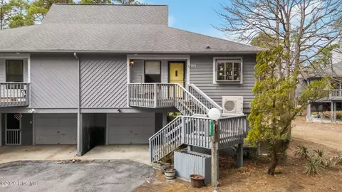 10051 Windward Dr, New Bern, NC 28560
