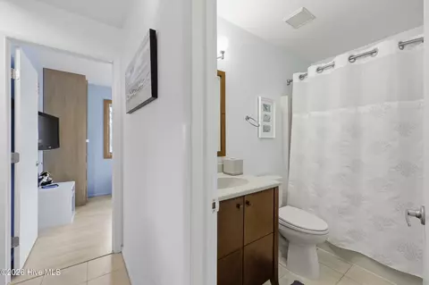 Bath - 125 Seabreeze Dr, Duck, NC 27949 photo 1 of 3