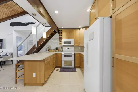 Kitchen - 125 Seabreeze Dr, Duck, NC 27949 photo 2 of 5