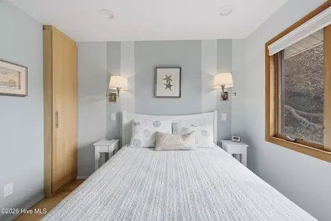 Bedroom - 125 Seabreeze Dr, Duck, NC 27949 photo 10 of 11