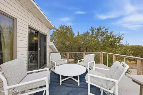 Exterior - 125 Seabreeze Dr, Duck, NC 27949 photo 5 of 13