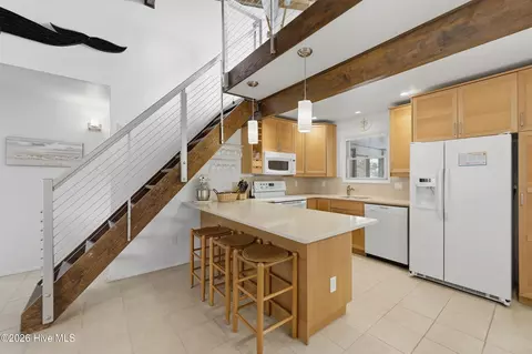 Kitchen - 125 Seabreeze Dr, Duck, NC 27949 photo 4 of 5