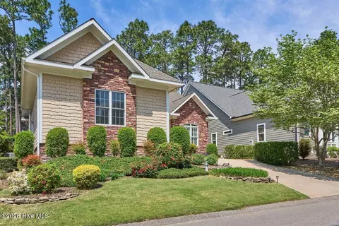 36 Greencastle Dr, Pinehurst, NC 28374