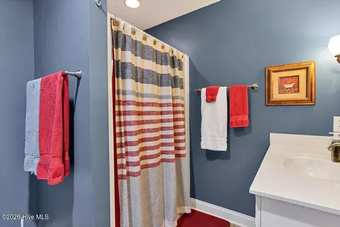 Bath - 36 Greencastle Dr, Pinehurst, NC 28374 photo 3 of 4