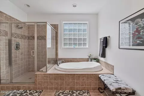 Bath - 36 Greencastle Dr, Pinehurst, NC 28374 photo 2 of 4