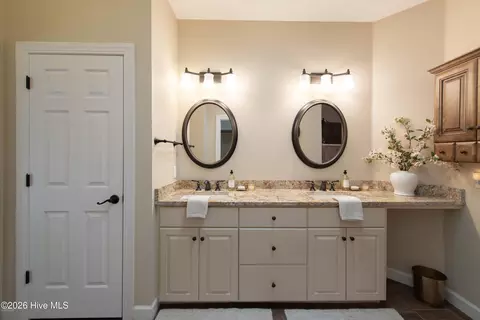 Bath - 19 Oxton Cir, Pinehurst, NC 28374 photo 3 of 4