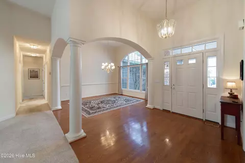 Entry Way - 19 Oxton Cir, Pinehurst, NC 28374 photo 2 of 4