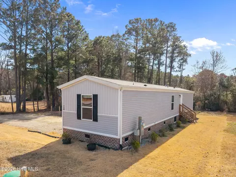 728 James St, Hubert, NC 28539 photo 27