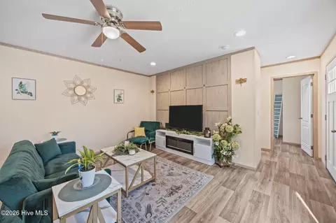728 James St, Hubert, NC 28539 photo 5
