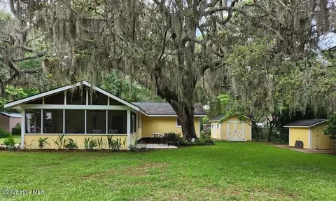 1633 Gause Landing Rd SW, Ocean Isle Beach, NC 28469