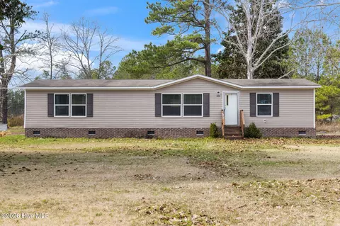 898 Livingston Chapel Rd, Delco, NC 28436