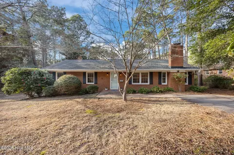 670 N Saylor St, Southern Pines, NC 28387