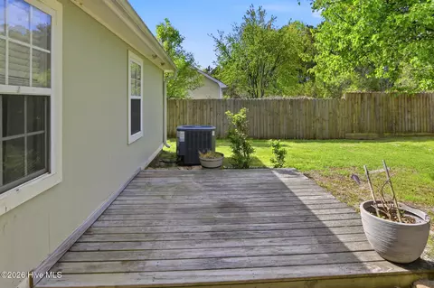 Exterior - 108 Foxlair Dr, Hubert, NC 28539 photo 8 of 10