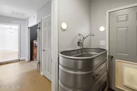 Entry Way - 108 Foxlair Dr, Hubert, NC 28539 photo 1 of 2