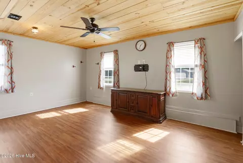 Living - 108 Foxlair Dr, Hubert, NC 28539 photo 1 of 4