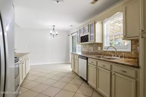 Kitchen - 108 Foxlair Dr, Hubert, NC 28539 photo 1 of 5
