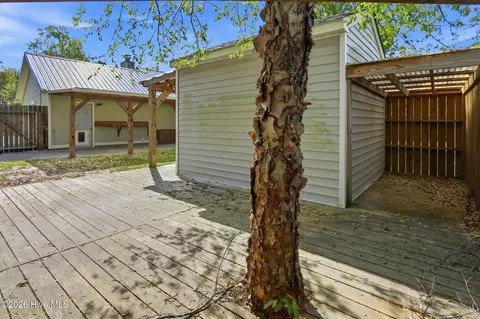 Exterior - 108 Foxlair Dr, Hubert, NC 28539 photo 4 of 10