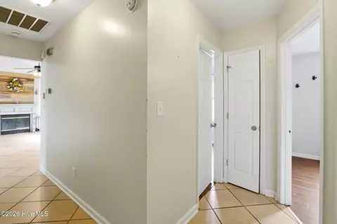 Entry Way - 108 Foxlair Dr, Hubert, NC 28539 photo 2 of 2