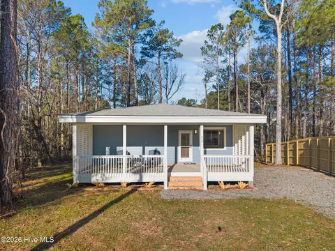 314 Pond View Ct, Hampstead, NC 28443