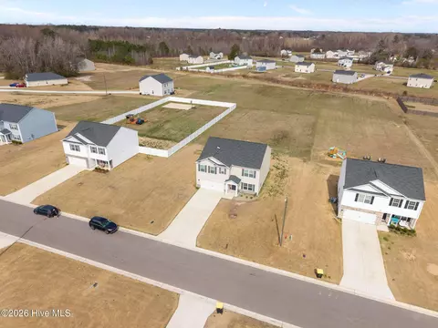 View/Area - 4072 Debbie Dr, Ayden, NC 28513 photo 2 of 4