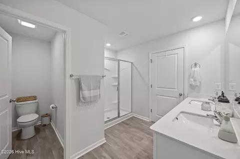 Bath - 4072 Debbie Dr, Ayden, NC 28513 photo 2 of 3